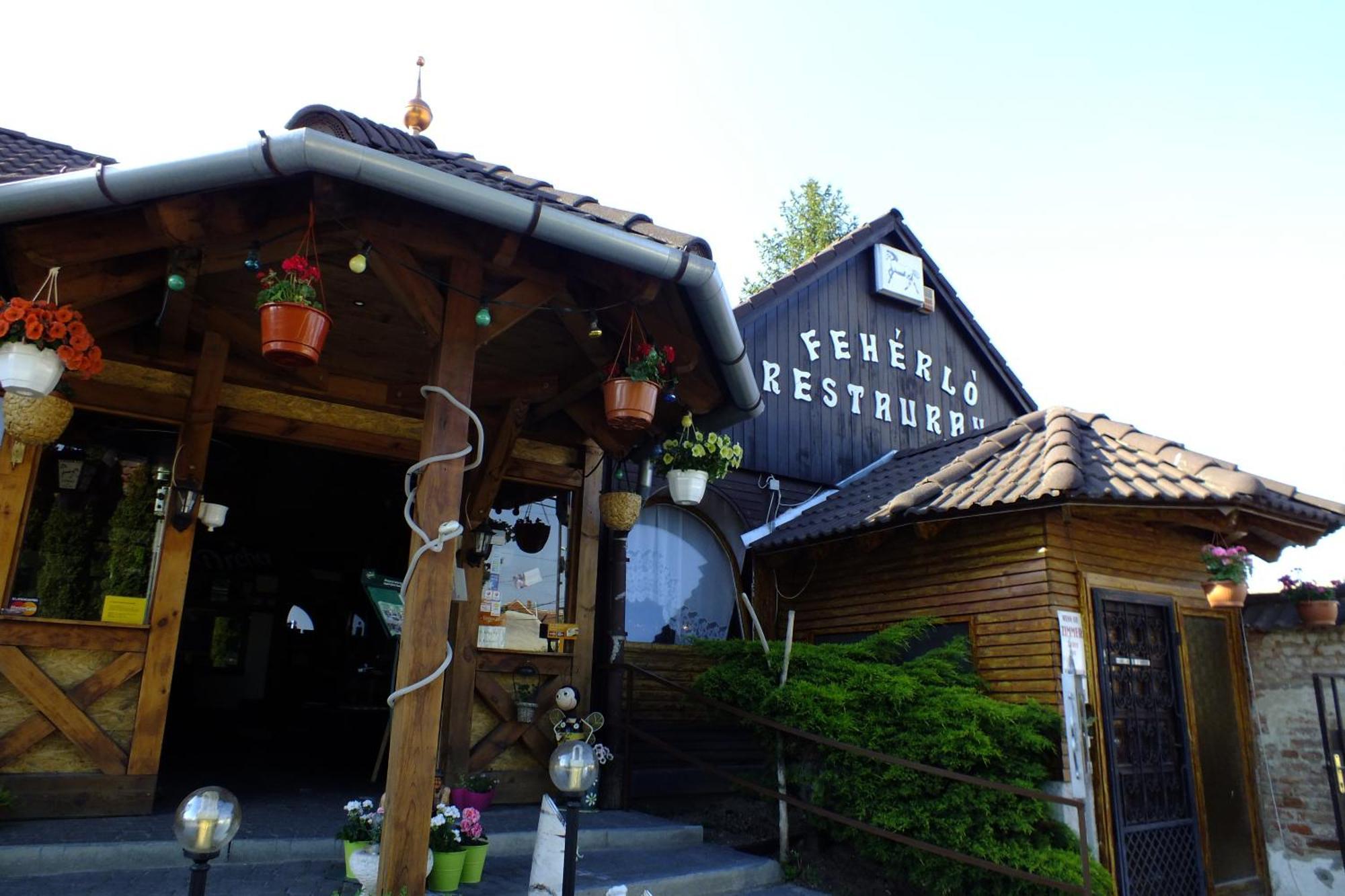 Feherlo Vendeghaz & Restaurant Бюк Экстерьер фото