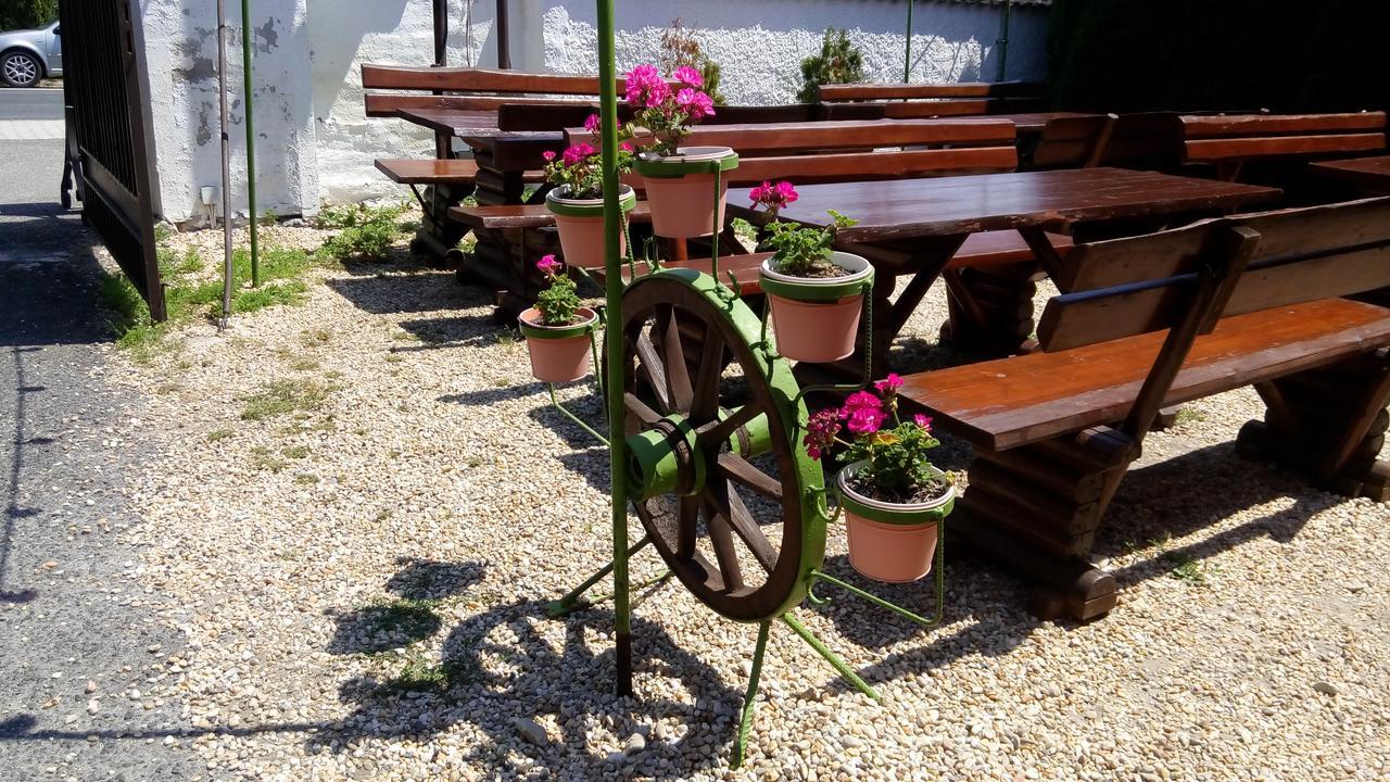 Feherlo Vendeghaz & Restaurant Бюк Экстерьер фото