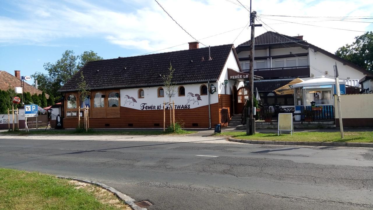 Feherlo Vendeghaz & Restaurant Бюк Экстерьер фото